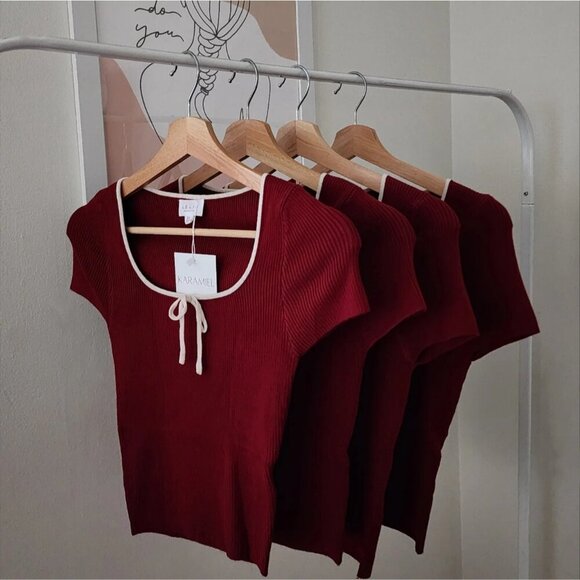 Le Lis Collection NWT Ribbed Top with Tie Detail Maroon Cream Size M Gameday Col - Picture 4 of 10
